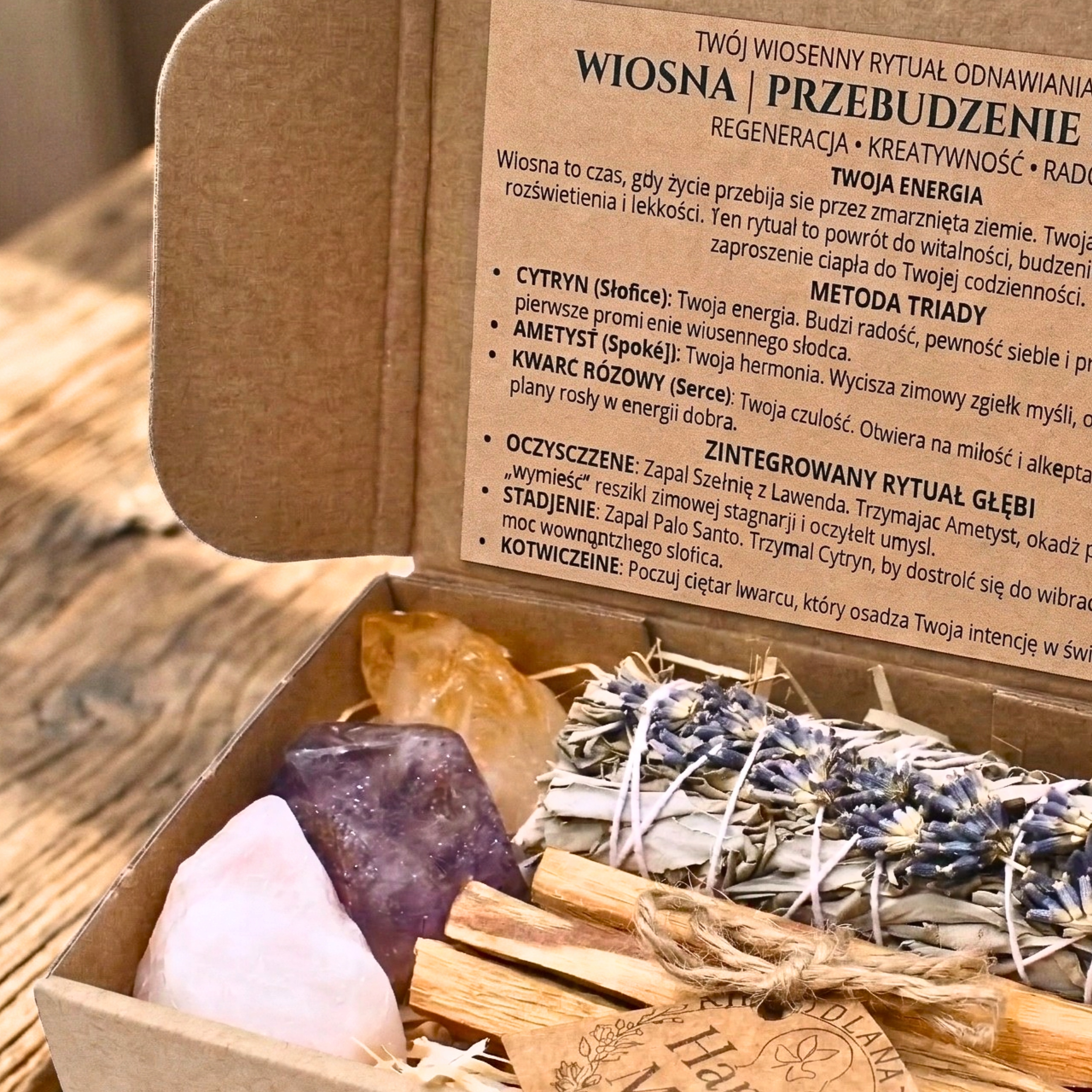  Gotowy_zestaw_prezentowy_na_Dzien_Mamy_z_Palo_Santo_i_kamieniami_naturalnymi