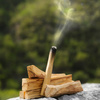 Zestaw Kadzideł Naturalnych Palo Santo, Biała Szałwia + Kamienie Naturalne: Kwarc Różowy, Jadeit, Ametyst, Kwarc Dymny, Kwarc Skalny